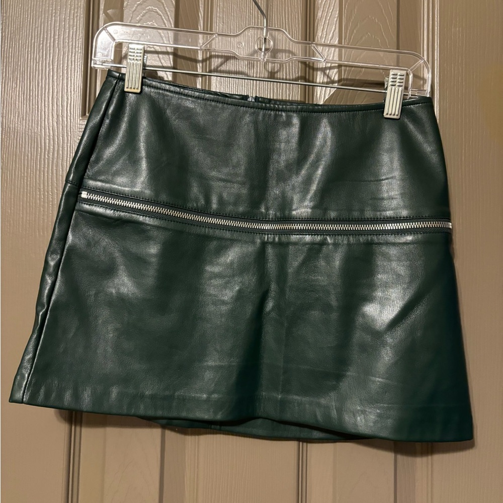 NWT Women’s Zip Skirt